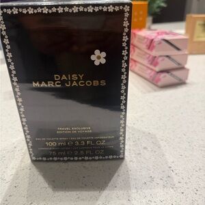 Marc Jacobs Daisy Eau de Toilette 100ml Black and White